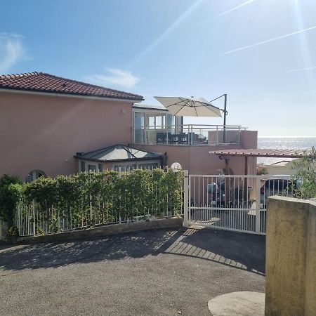 Dernier Etage D'Une Maison Рокбрюн-Кап-Мартин Екстериор снимка