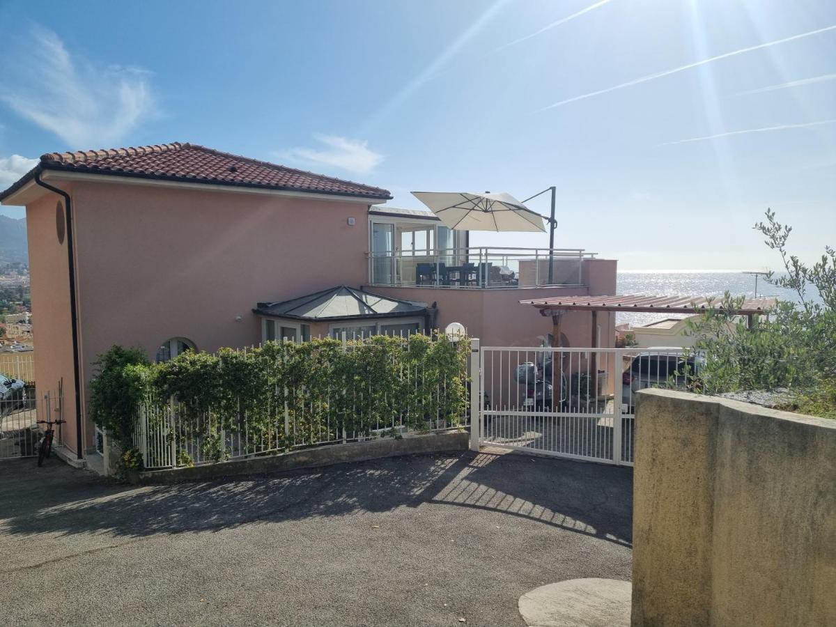 Dernier Etage D'Une Maison Рокбрюн-Кап-Мартин Екстериор снимка